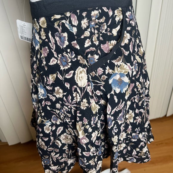 ECOTE Floral Mini Skirt size 2 - Picture 4 of 10